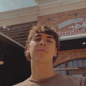 Meet your Posher, Collin